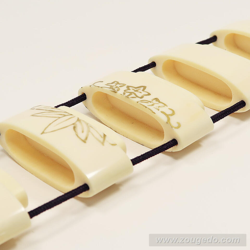 【本象牙】細型印籠（ささりんどう）